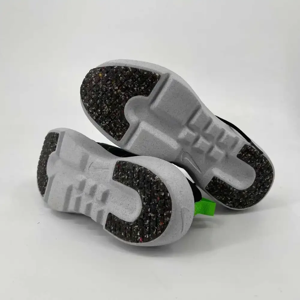 Nike Black Synthetic Athletic Sneakers | Boys Size 5Y